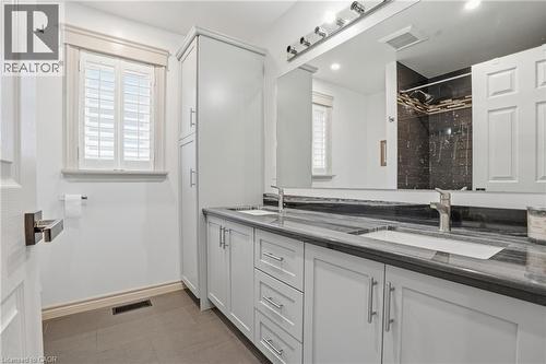 5 Arden Avenue, Hamilton, ON - Indoor Photo Showing Bathroom