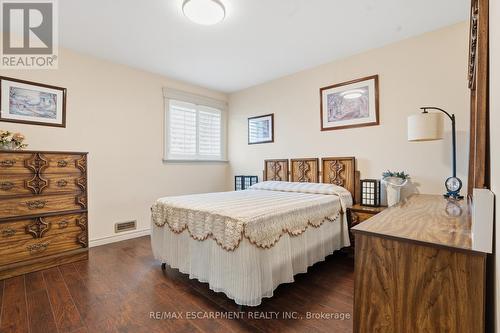 5 Arden Avenue, Hamilton, ON - Indoor Photo Showing Bedroom