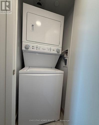 1503 - 1435 Celebration Drive, Pickering, ON - Indoor Photo Showing Laundry Room
