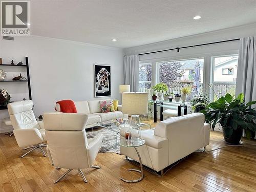 3473 Hargreaves Avenue, Vanderhoof, BC - Indoor Photo Showing Living Room
