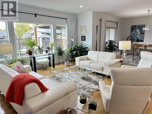 3473 Hargreaves Avenue, Vanderhoof, BC - Indoor Photo Showing Living Room