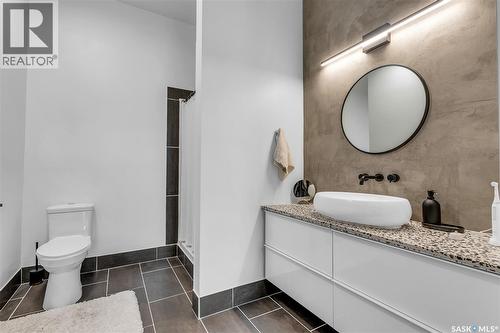 105 211 D Avenue N, Saskatoon, SK - Indoor Photo Showing Bathroom