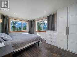 Primary Bedroom - 