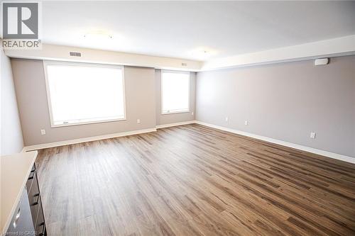 Empty room with light wood finished floors and baseboards - 40 Pietz Avenue, Welland, ON - Indoor Photo Showing Other Room