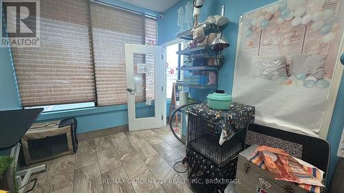 4 - 595 Carlton Street, St. Catharines (Carlton/Bunting), ON 