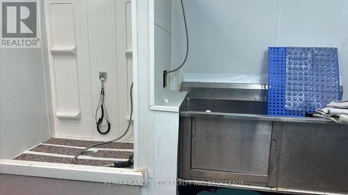 4 - 595 Carlton Street, St. Catharines (Carlton/Bunting), ON 