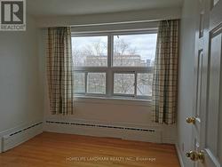 UPPER - 407 ROYAL YORK ROAD Toronto, ON M8Y 2R8