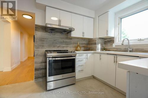 4326 Waterford Crescent, Mississauga, ON - Indoor Photo Showing Kitchen