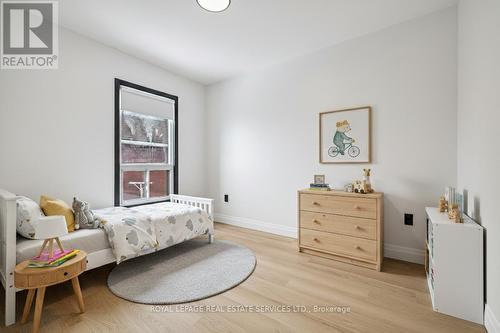 83 Barnesdale Avenue N, Hamilton, ON - Indoor Photo Showing Bedroom