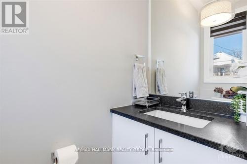 Powder room. - 250 Richardson Avenue, Ottawa, ON - Indoor Photo Showing Bathroom