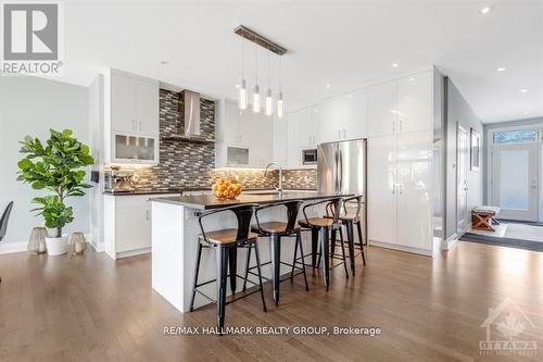 250 Richardson Avenue, Ottawa, ON - Indoor Photo Showing Kitchen With Upgraded Kitchen
