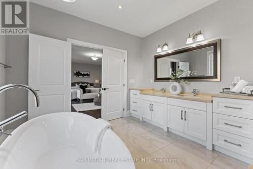 1487 Myron Drive, Mississauga, ON - Indoor Photo Showing Bathroom