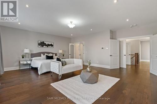 1487 Myron Drive, Mississauga, ON - Indoor Photo Showing Living Room