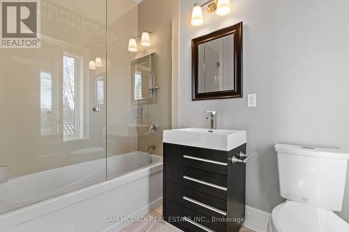 1487 Myron Drive, Mississauga, ON - Indoor Photo Showing Bathroom