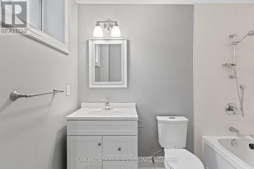 1487 Myron Drive, Mississauga, ON - Indoor Photo Showing Bathroom