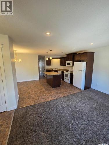 2067 Broder Street, Regina, SK - Indoor Photo Showing Kitchen