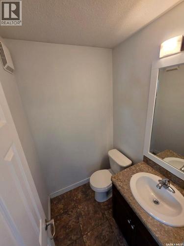 2067 Broder Street, Regina, SK - Indoor Photo Showing Bathroom