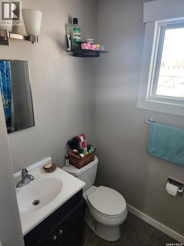 84 Rothwell Crescent, Regina, SK - Indoor Photo Showing Bathroom