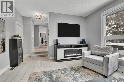 329 Clearwater Place, Saskatoon, SK - Indoor Photo Showing Living Room