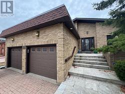 101 LEYBURN AVENUE Richmond Hill, ON L4C 0J6