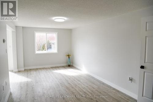 6 Silver Maple Crescent, Barrie, ON - Indoor Photo Showing Other Room