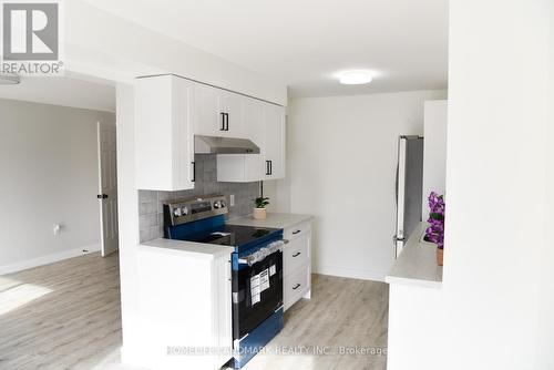 6 Silver Maple Crescent, Barrie, ON - Indoor Photo Showing Kitchen