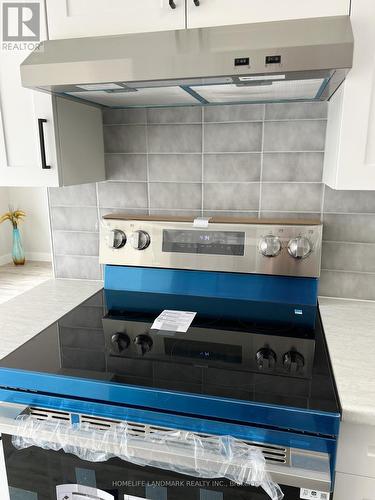 6 Silver Maple Crescent, Barrie, ON - Indoor Photo Showing Kitchen