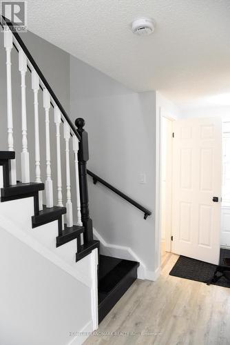 6 Silver Maple Crescent, Barrie, ON - Indoor Photo Showing Other Room