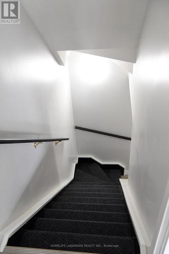 6 Silver Maple Crescent, Barrie, ON - Indoor Photo Showing Other Room