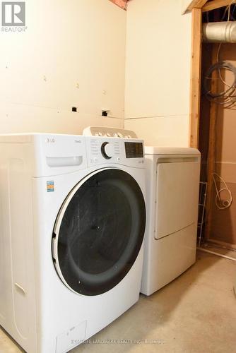 6 Silver Maple Crescent, Barrie, ON - Indoor Photo Showing Laundry Room