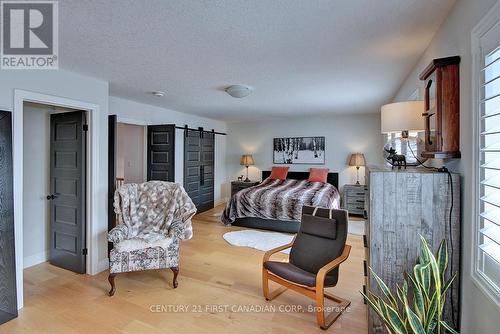 2113 Linkway Boulevard, London South (South A), ON - Indoor Photo Showing Bedroom