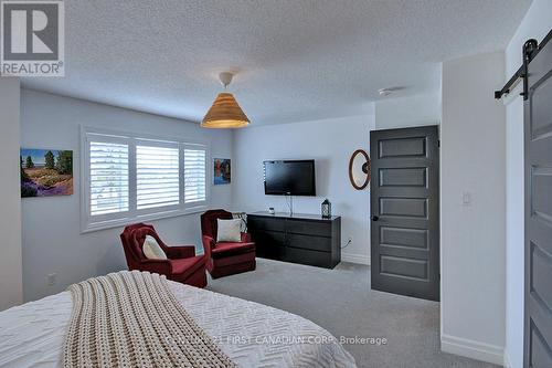 2113 Linkway Boulevard, London South (South A), ON - Indoor Photo Showing Bedroom