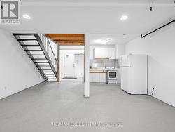 11 - 221 STERLING ROAD E Toronto, ON M6P 3L4