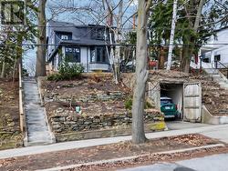 18 BLANTYRE AVENUE Toronto, ON M1N 2R4