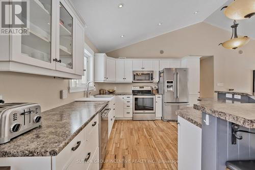 48 Tall Pines Drive, Tiny, ON - Indoor Photo Showing Kitchen With Upgraded Kitchen
