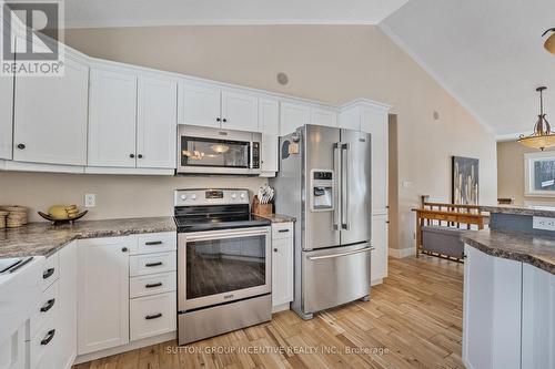 48 Tall Pines Drive, Tiny, ON - Indoor Photo Showing Kitchen With Upgraded Kitchen