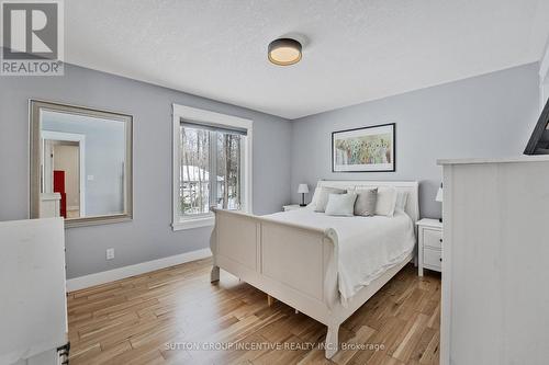 48 Tall Pines Drive, Tiny, ON - Indoor Photo Showing Bedroom