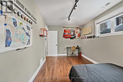 48 Tall Pines Drive, Tiny, ON - Indoor Photo Showing Bedroom