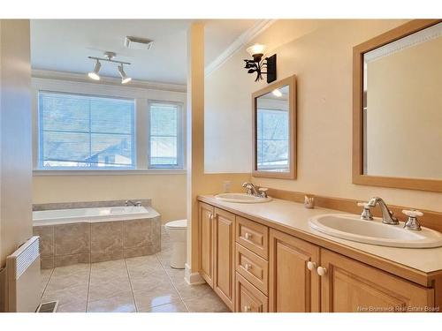 1065 Sycamore Ave, Bathurst, NB 