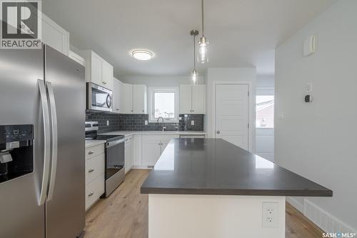 1775 Red Spring Street, Regina, SK - Indoor Photo Showing Kitchen