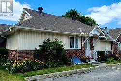 3 DAPHNE CRESCENT Ottawa, ON K2S 1Y1