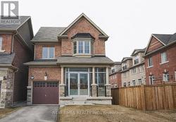 6 COVENTRY COURT Richmond Hill, ON L4C 0X1