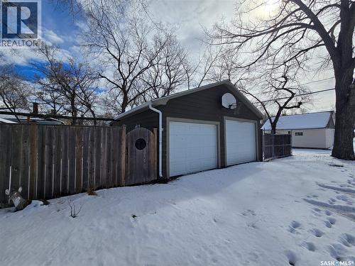 400 4Th Avenue E, Assiniboia, SK - Outdoor