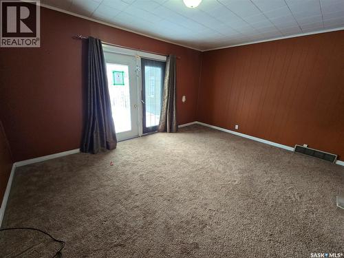 400 4Th Avenue E, Assiniboia, SK - Indoor Photo Showing Other Room