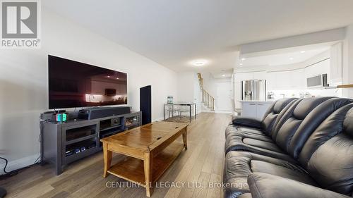 419 - 1400 The Esplanade North W, Pickering, ON - Indoor Photo Showing Living Room