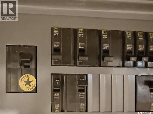 619 4Th Avenue Nw, Swift Current, SK - Indoor Photo Showing Other Room