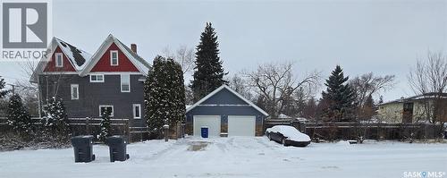 717 Coteau Avenue, Weyburn, SK - Outdoor