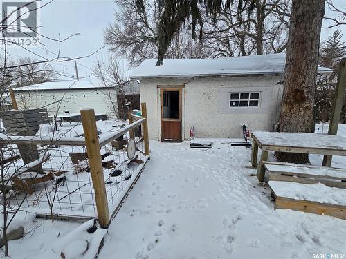 717 Coteau Avenue, Weyburn, SK - Outdoor