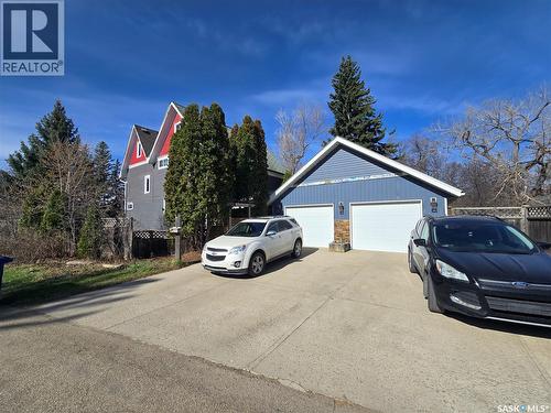 717 Coteau Avenue, Weyburn, SK - Outdoor