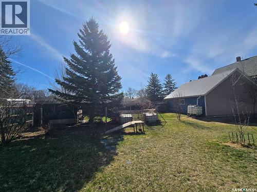717 Coteau Avenue, Weyburn, SK - Outdoor